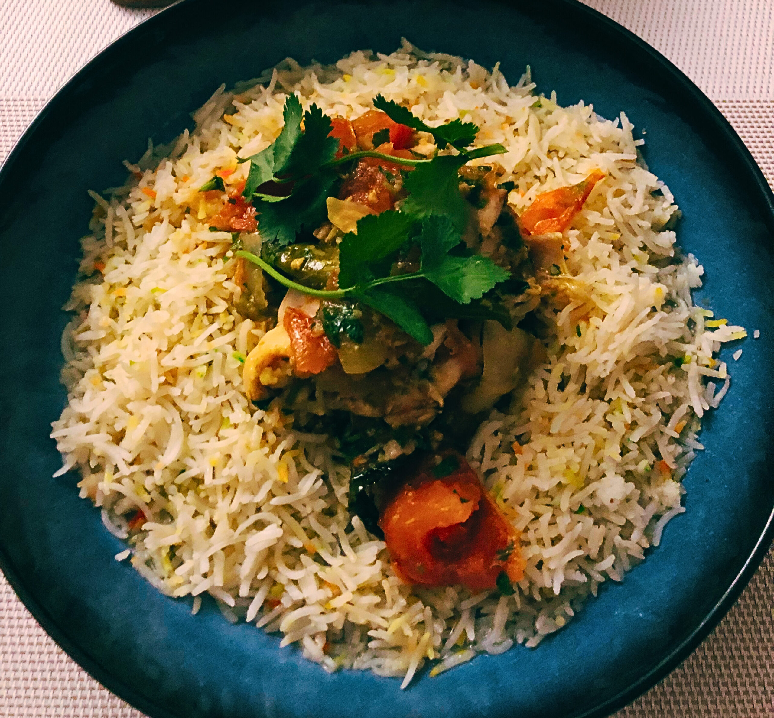 https://www.davesdeliciousdelights.com/wp-content/uploads/2023/04/slow-cooker-chicken-karahi-scaled.jpg